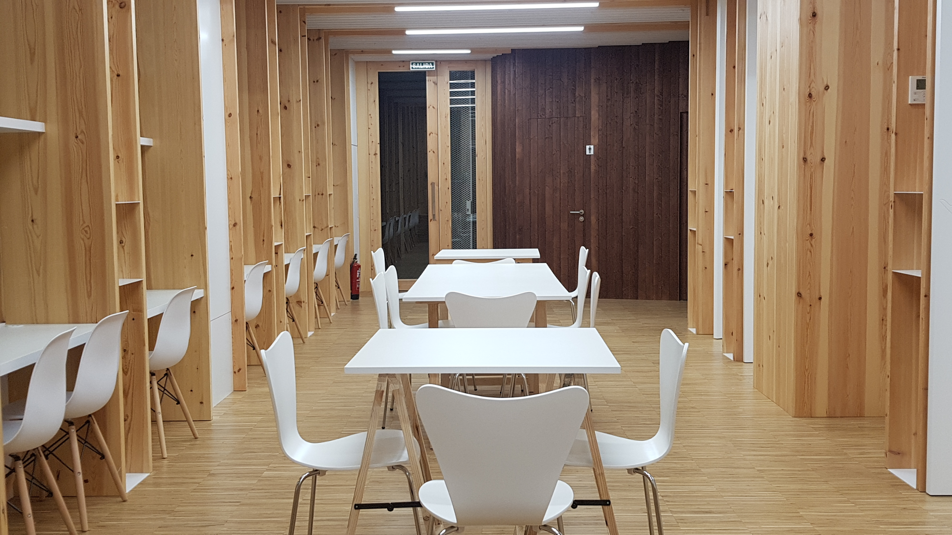 Consulta la disponibilidad del Local 17