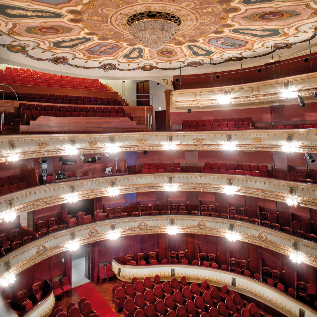 Teatro Rosalía de Castro