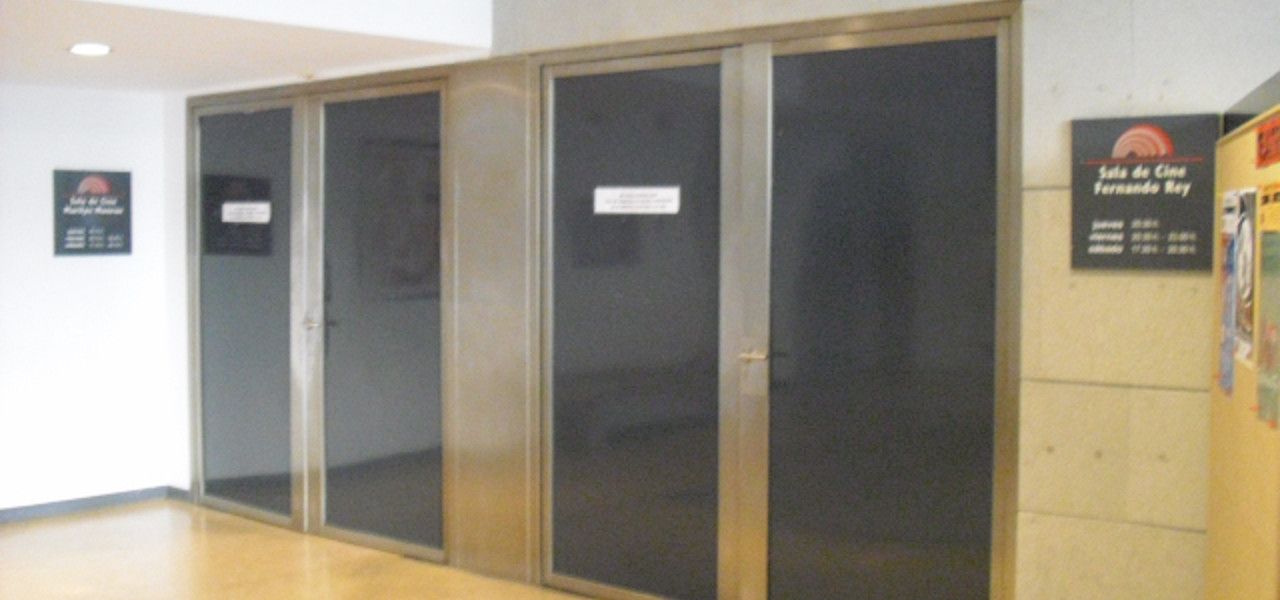 Puertas salas de cine 