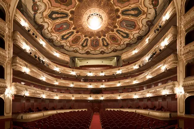 Teatro Rosalía de Castro