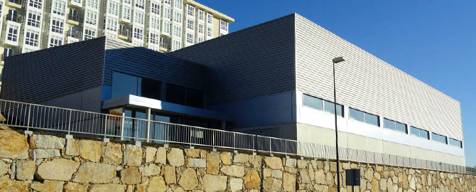 Vista exterior polideportivo.