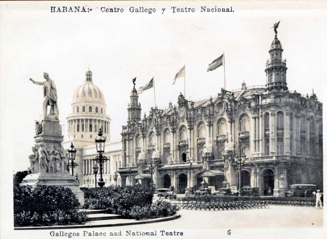 Fotografía de edificios da Habana, o Centro Galego e o Teatro Nacional