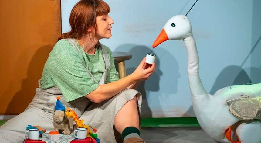 A meniña que vivia nunha caixa de mistos 15.11.2025