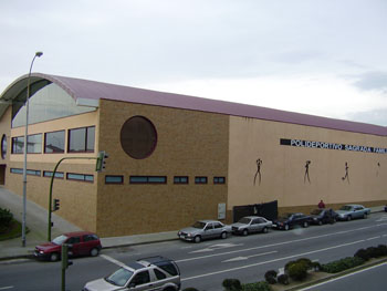 Vista exterior polideportivo.